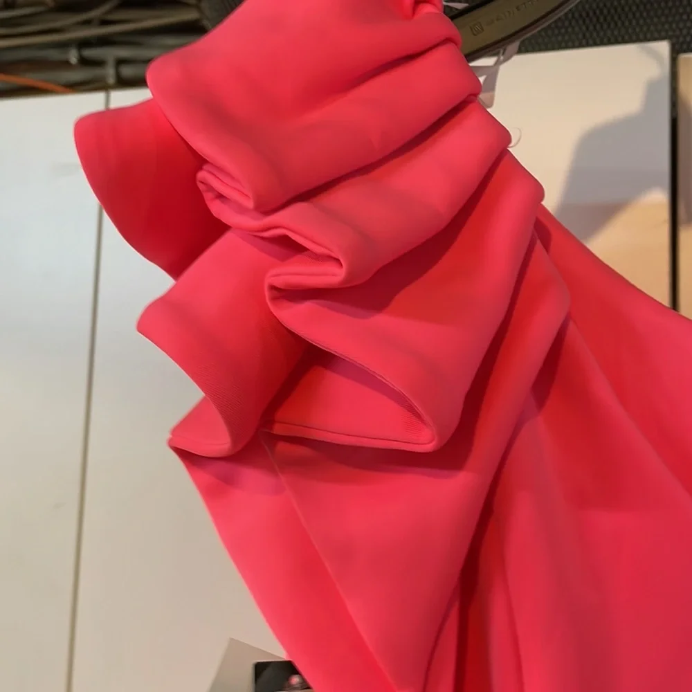 Betsy Adam gown - Picture 5 of 12